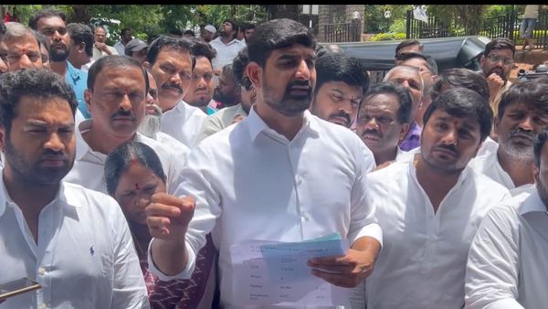 తెలంగాణాలో లోకేష్ రెడ్ బుక్ ఎఫెక్ట్.. ఆ ఎమ్మెల్యే బ్లాక్ బుక్!!