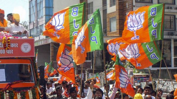 ఒడిశాలో హంగ్ అసెంబ్లీ ! బీజేడీ-బీజేపీకి సమాన సీట్లు ! ఇండియా టుడే యాక్సిస్ పోల్ !