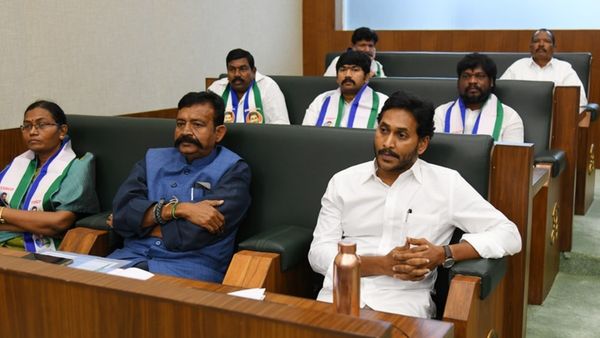  జగన్ కు ప్రతిపక్ష నేత హోదా పై తేల్చేసారు...!!
