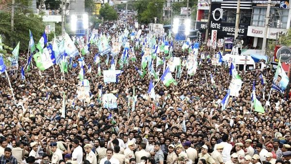 అరాచకాలు తట్టుకోలేక టైమ్ చూసి వైసీపీని దెబ్బకొట్టిన ఓటర్లు, చేసినపాపం ఊరికేపోతుందా ?