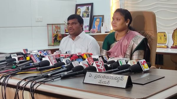 నెల్లూరులో వైసీపీకి మరో బిగ్ షాక్-టైం చూసి మరో ఇద్దరు గుడ్ బై..!