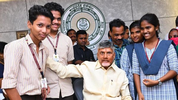 దేశంలోనే తొలిగా ఏపీలో స్కిల్ సెన్సెస్.. పవన్ కళ్యాణ్ ఆలోచన అమలు చేస్తున్న చంద్రబాబు 