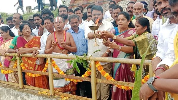 'ఆయన' అపర భగీరధుడు!!