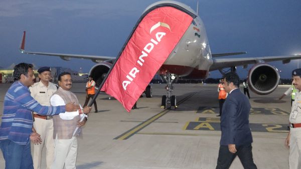 Vijayawada-Mumbai Flight: విజయవాడ ప్రజలకు శుభవార్త.. ప్రారంభమైన ముంబై విమానం.. 