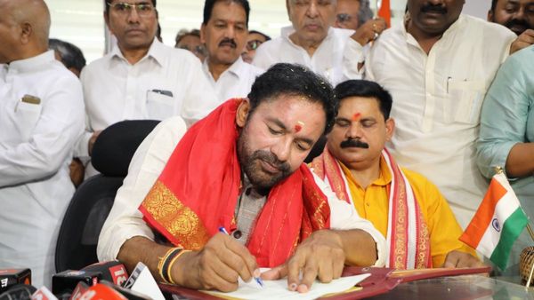 కేంద్ర మంత్రులుగా కిషన్‌రెడ్డి, బండి సంజయ్ బాధ్యతల స్వీకరణ; వారేమన్నారంటే!!