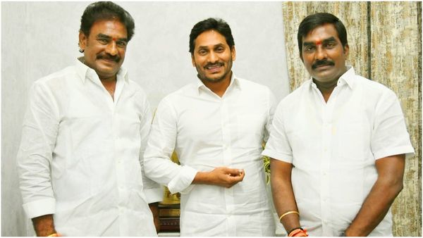పిన్నెల్లి సోదరులకు షాకింగ్ ట్రీట్మెంట్ మొదలు..!!