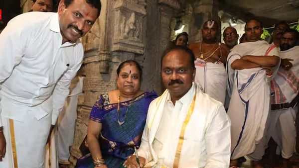 Tirumala: టీటీడీ ఈవోగా బాధ్యతలు తీసుకున్న శ్యామలరావు..