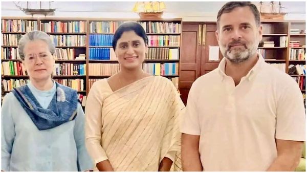 సోనియా, రాహుల్ తో భేటీ - షర్మిల సంచలన నిర్ణయం..!!