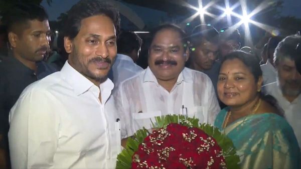 ఎగ్జిట్ పోల్స్ వేళ జగన్ ఈజ్ బ్యాక్.. ఫలితాలపై పక్కా స్ట్రాటజీతో వైసీపీ బాస్!!
