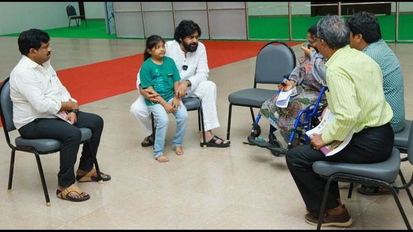 సీబీఐకి అప్పగించమని జీవో ఇచ్చారు, కానీ.: పవన్ కళ్యాణ్‌కి సుగాలి ప్రీతి తల్లి పార్వతి