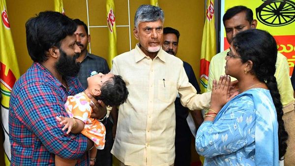 అలా చేస్తే వాళ్లకు మనకు తేడా ఏంటి - చంద్రబాబు సీరియస్..!!