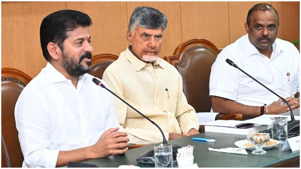 రేవంత్ పై చంద్రబాబు ప్రశంసలు - బీజేపీకి సంకేతాలు..!!