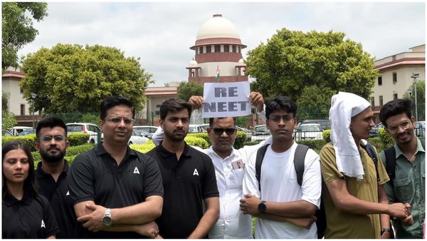 NEET-UG 2024: నీట్ లో మూకుమ్మడి అక్రమాలు జరిగాయా ? సుప్రీంకు ఐఐటీ మద్రాస్ నివేదిక..!