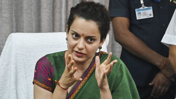 గోల్‌గప్పా అమ్ముకోవాలా?: స్వామి అవిముక్తేశ్వరానందపై కంగనా రనౌత్ ఫైర్