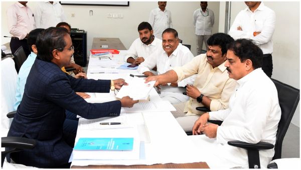 AP MLC Election: ఎమ్మెల్సీ అభ్యర్ధులుగా రామచంద్రయ్య, హరిప్రసాద్ నామినేషన్లు-ఎన్నిక లాంఛనమే ?