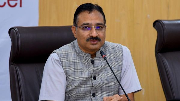 చంద్రబాబు సర్కార్ లోకి ఎన్నికల ప్రధానాధికారి-కీలక బాధ్యతల అప్పగింత!