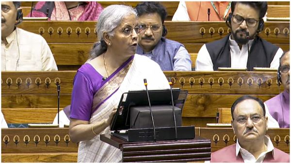 Telangana: కేంద్ర బడ్జెట్ లో తెలంగాణకు గుండు సున్నా, గాడిద గుడ్డు.. ఒత్తిడిలో బీజేపీ ఎంపీలు..!