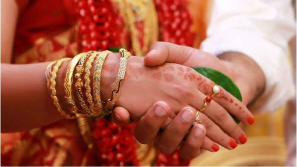 లవ్ మ్యారేజ్ చేసుకున్న భార్యను, అత్తమామలను కారులోనే ఎలా చంపేశాడంటే ?