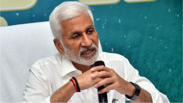 వైసీపీ ఎంపీ విజయసాయి రెడ్డికి డీఎన్ఏ పరీక్షలు చెయ్యాలి, నా భార్యను మోసం చేసి ? 