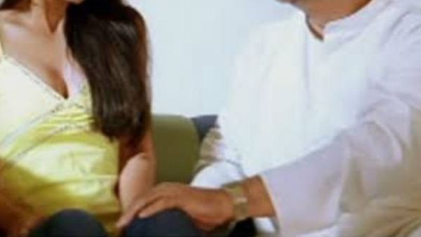 అక్రమ సంబంధం, ప్రియుడిని బ్లాక్ మెయిల్ చేసింది, నావల్ల కాదని అర్దరాత్రి ?