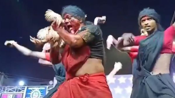 ఏపీలో ఏం జరుగుతోంది?: పబ్లిక్‌గా కోడి మెడ కొరికి.. పచ్చి రక్తం పీల్చి