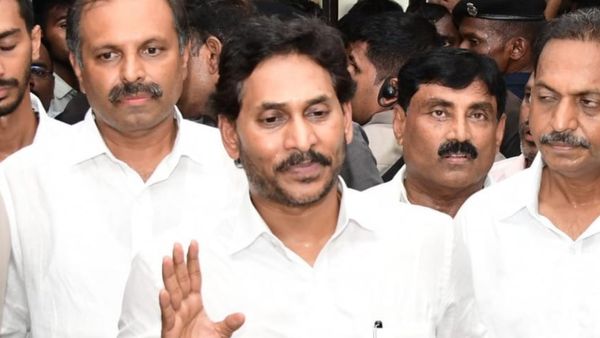 ఏపీలో రాష్ట్రపతి పాలనకు డిమాండ్, ఢిల్లీలో ధర్నా: మోడీని కలుస్తానంటూ జగన్