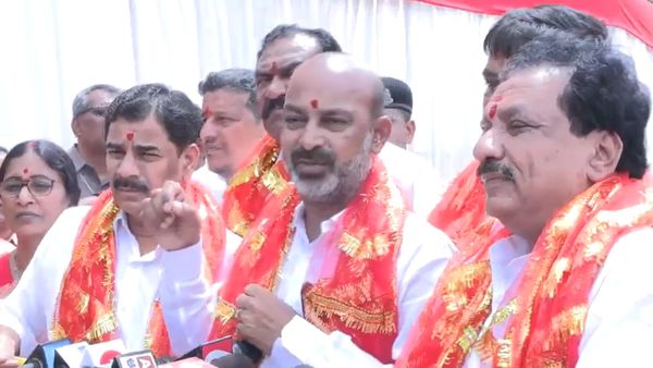 పాతబస్తీ వేదికగా బండి సంజయ్ సంచలన ప్రకటన..!!