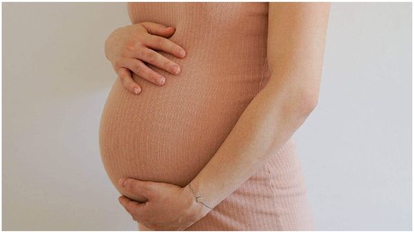 భార్య గర్బవతి, అంతా నా ఖర్మ అంటూ రివాల్వర్ తో కాల్చుకున్న భర్త, కథలో ?