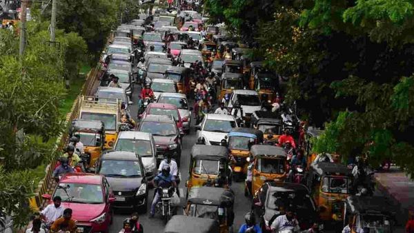 Hyderabad: హైదరాబాద్ వాసులకు అలెర్ట్.. ఆ ప్రాంతాల్లో ట్రాఫిక్ ఆంక్షలు..