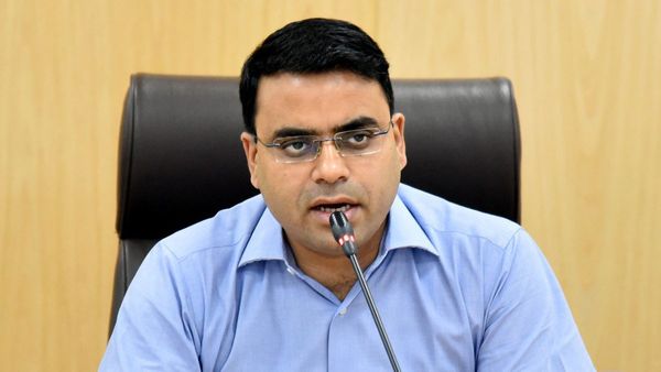 ఏపీ ప్రధాన ఎన్నికల అధికారిగా ఐఏఎస్ వివేక్ యాదవ్ నియామకం