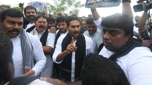  మధుసూదన్ రావ్.. గుర్తు పెట్టుకో: జగన్ ఉగ్రరూపం