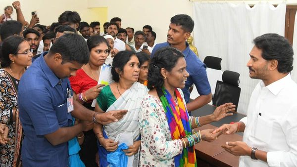 జగన్ లో అనూహ్య మార్పు - కీలక నిర్ణయం, ఇక నేరుగా..!!