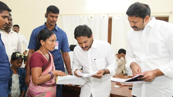 రూటు మార్చిన వైఎస్ జగన్