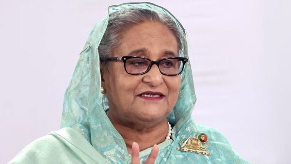  Bangladesh: హెలికాఫ్టర్ లో పారిపోయిన ప్రధాని హసీనా ! మిలటరీ పాలన దిశగా బంగ్లాదేశ్ ? 
