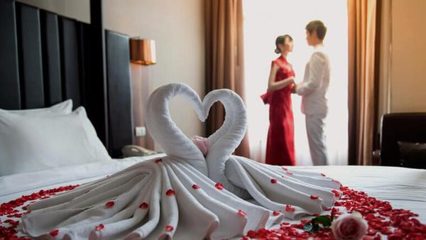 ఫైస్ట్ నైట్ పెళ్లికూతురికి షాక్ ఇచ్చిన పెళ్లికొడుకు, మ్యాటర్ లేదు, మీటర్ లేదు, క్లైమాక్స్