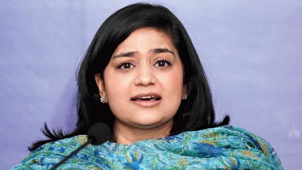 Iltija Mufti: జమ్మూకశ్మీర్ ఎన్నికల్లో మరో వారసురాలి ఎంట్రీ ! ఇల్తిజా ముఫ్తీ అరంగేట్రం..!