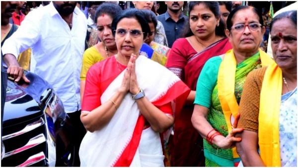 నారా భువనేశ్వరి గొప్ప మనసు: నాడు రెండు జతల గాజులు..నేడు?