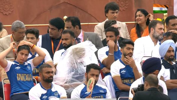 స్వాతంత్ర వేడుకల్లో రాహుల్ గాంధీకి అవమానం..!