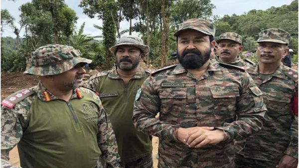 వయనాడ్ బాధితులకు మోహన్ లాల్ రూ. 3 కోట్ల విరాళం: లెఫ్టినెంట్ కల్నల్ హోదాలో