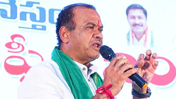 అమెరికా వెళ్లి వచ్చేలోగా బీఆర్ఎస్ ఆఫీసును కూల్చేయండి: కోమటిరెడ్డి వెంకట్ రెడ్డి ఆదేశాలు