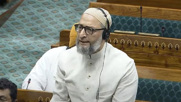 Wakf Bill: వక్ఫ్ బిల్లుపై వెనక్కి తగ్గిన కేంద్రం-జేపీసీకి రిఫర్..! ఇండియా కూటమి వ్యతిరేకతతో..!