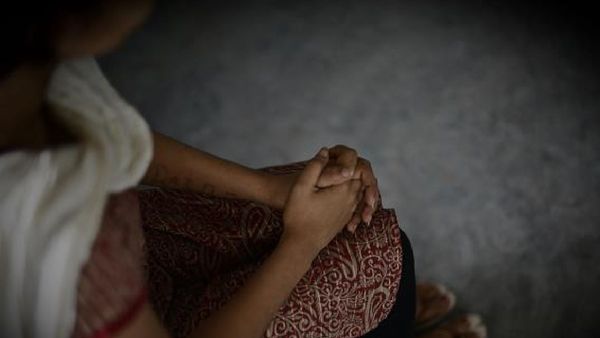 కిలాడీలకే కిలాడీలు, భార్యకు పెళ్లి పెద్ద మొగుడే, ఏం స్కెచ్ రా దేవుడా