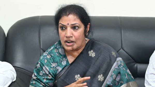 పురందేశ్వరి నిర్ణయాలకు బ్రేకులు - తెర వెనుక..!!