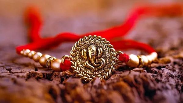 రాఖీ రోజు ఇలా చేయండి... ఈ రాశులకు లక్ష్మీ కటాక్షం