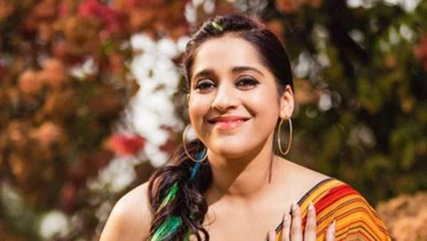 స్టార్ యాంక‌ర్ ర‌ష్మీ ఇంట విషాదం... త్వ‌ర‌గా కోలుకోవాలంటూ ఫ్యాన్స్  మెసెజ్‌లు..