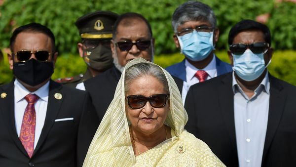 భారత్‌ను వీడిన షేక్ హసీనా?: ఎమిరేట్స్‌కు టేకాఫ్?