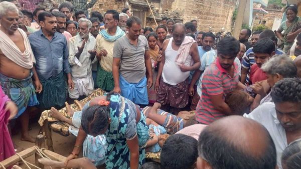 నంద్యాల‌లో తీవ్ర విషాదం.. మిద్దెకూలి న‌లుగురు మృతి..