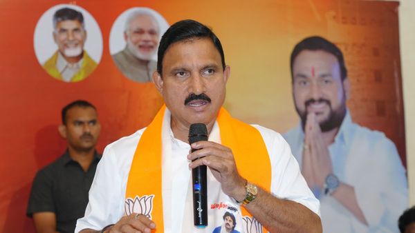 విజయవాడ పశ్చిమలో సుజనా వర్సెస్ టీడీపీ ! బయటపెట్టేసిన సీనియర్..!