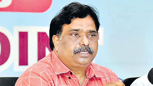 మైనింగ్, ఇసుక బకాసురుడు వెంకటరెడ్డి ఔట్, పెద్దిరెడ్డి జపం, అధికారి కోసం వేట 
