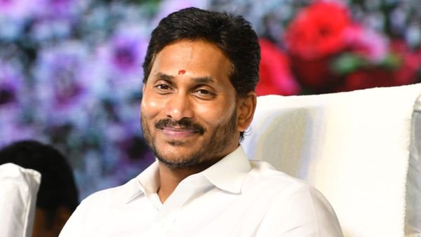  వైఎస్ జగన్ పేరు కట్..!!